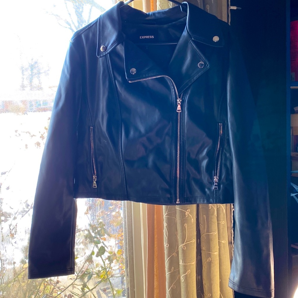 Large short waist vegan leather express jacket